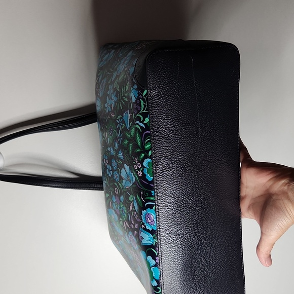 TALBOTS Navy floral tote. EUC. This preloved tote bag is sold as is. - Picture 3 of 5